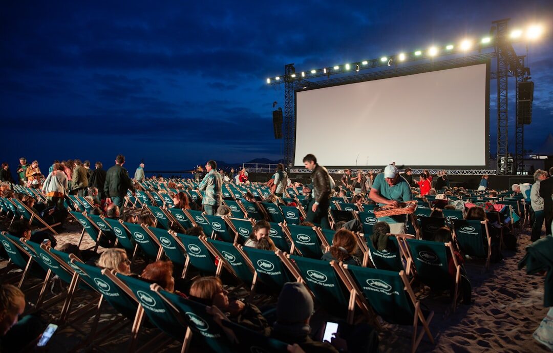 movie premiere crowd